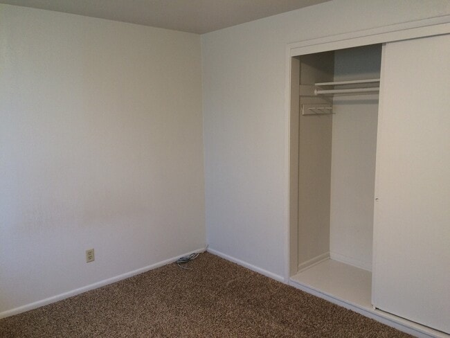 Building Photo - Lakefront Duplex!
