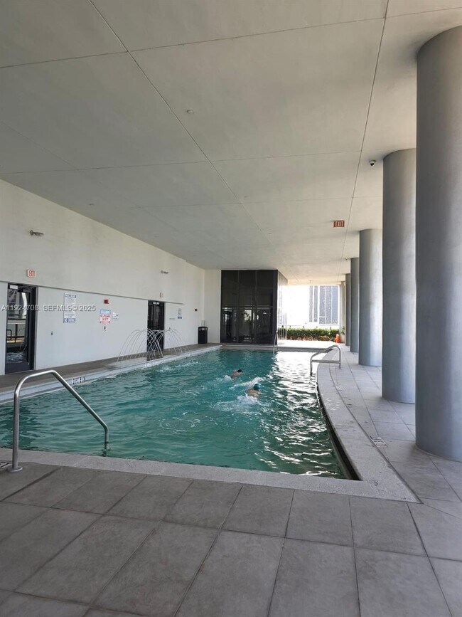 Building Photo - 1600 NE 1st Ave