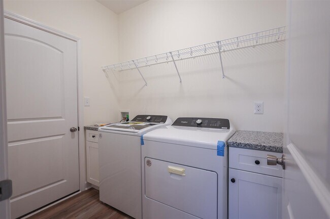 Building Photo - 7251 Hilliard Cir