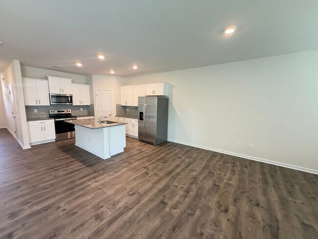 Building Photo - Gibsonville / Townhome