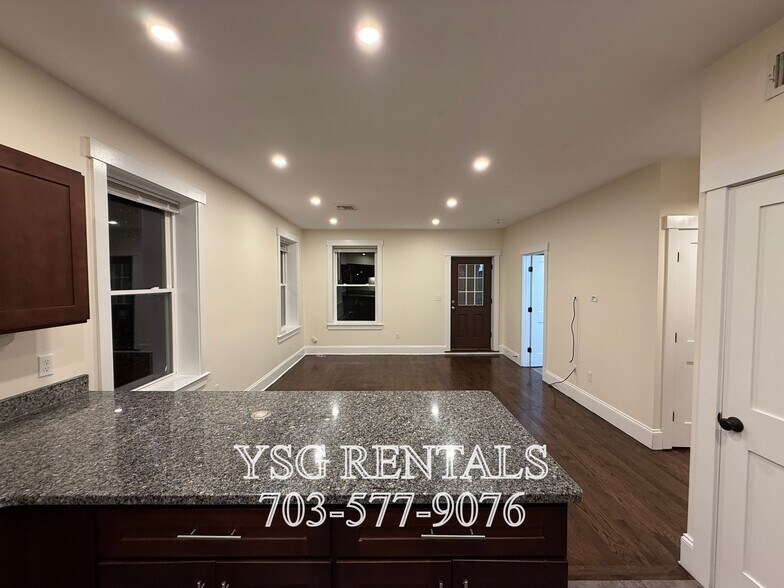 Building Photo - 19 Lambert Ave