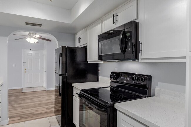 Building Photo - 10444 N 69th St