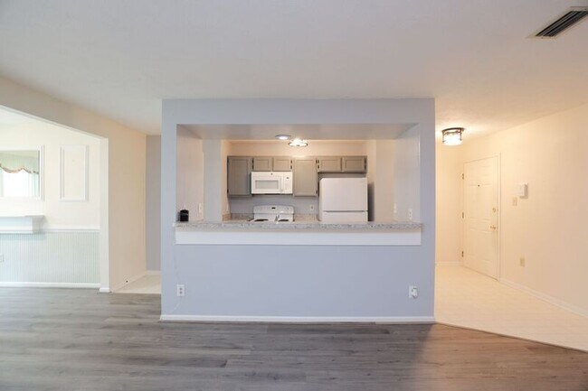 Building Photo - 10213 Wolfe Manor Ct