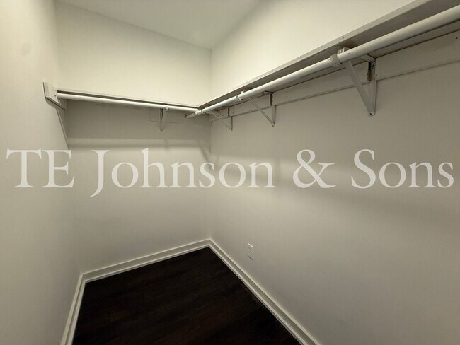 Building Photo - Modern 3BR Home with Main Level Primary Suite & Open Floor Plan in Winston-Salem