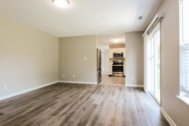 Building Photo - 6827 Devinney Ln