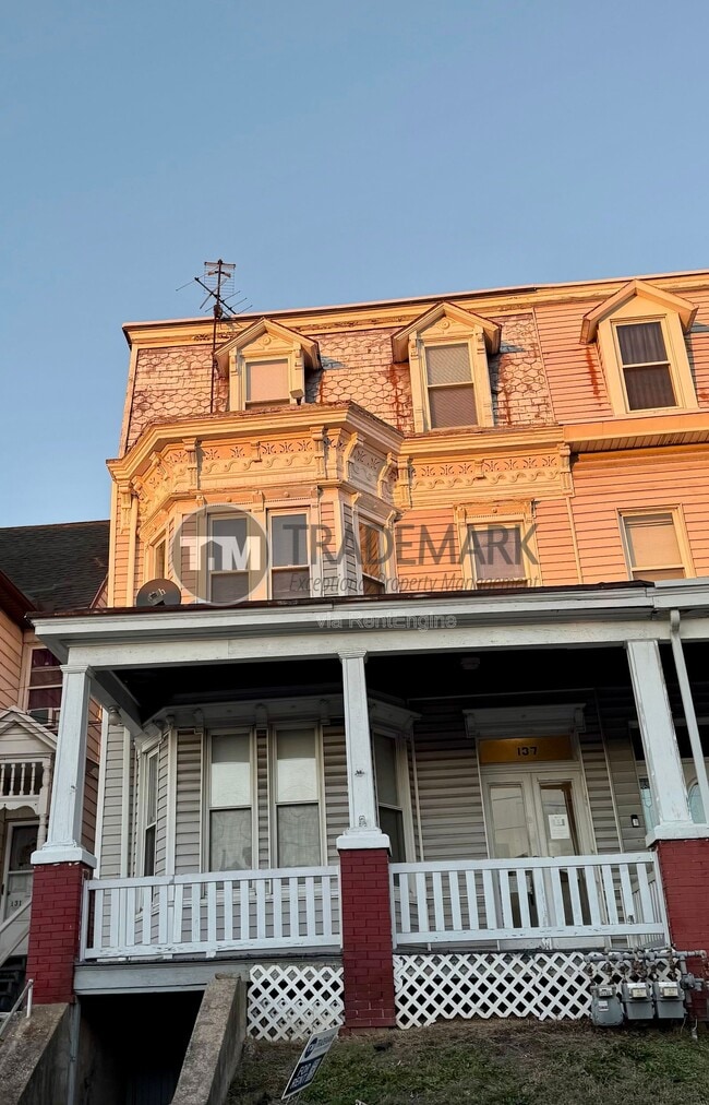 Building Photo - 137 S 2nd St