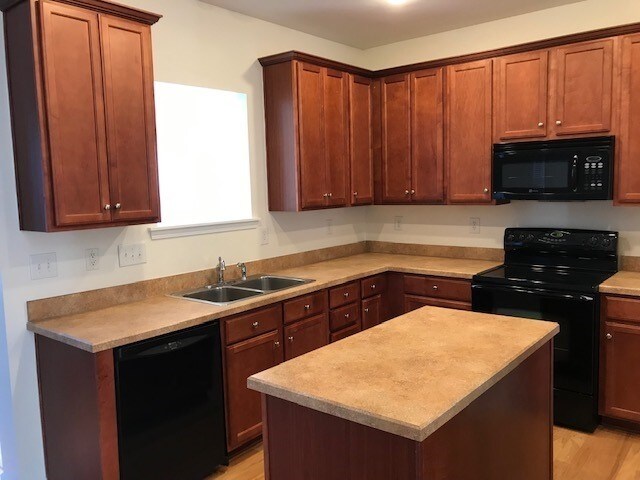 Building Photo - 10339 Samuels Way Dr