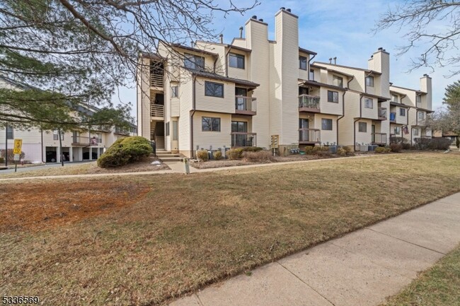 Building Photo - 3001 Revere Ct
