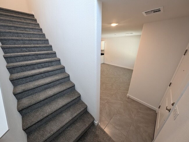 Building Photo - 3509 Golden Chariot Ave