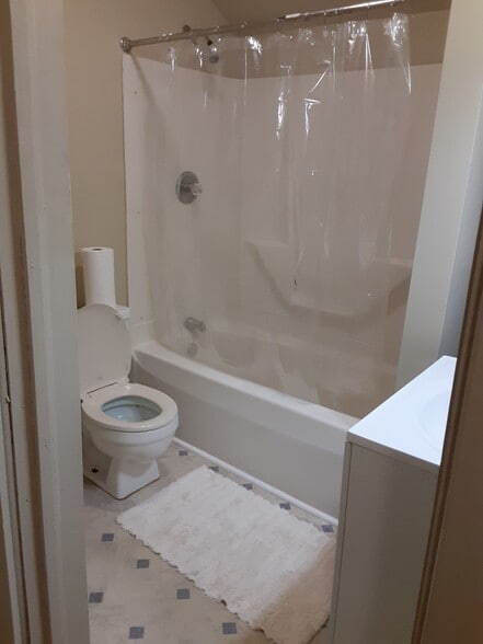 Building Photo - 1801 Cumming Ave