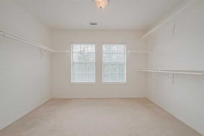 Building Photo - 18118 Billabong Crescent Ct