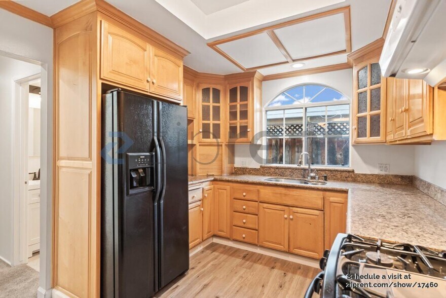 Building Photo - 39986 Barbara St