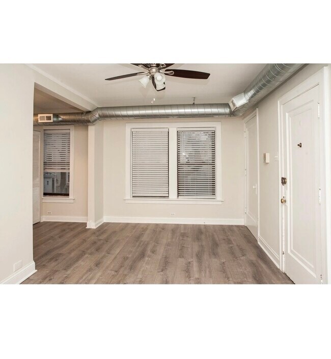 Building Photo - 1251 W Henderson St