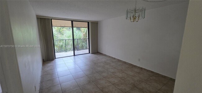 Building Photo - 14311 N Kendall Dr
