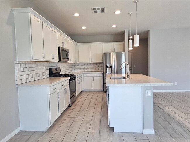 Building Photo - 9853 Fisher Bay Ct