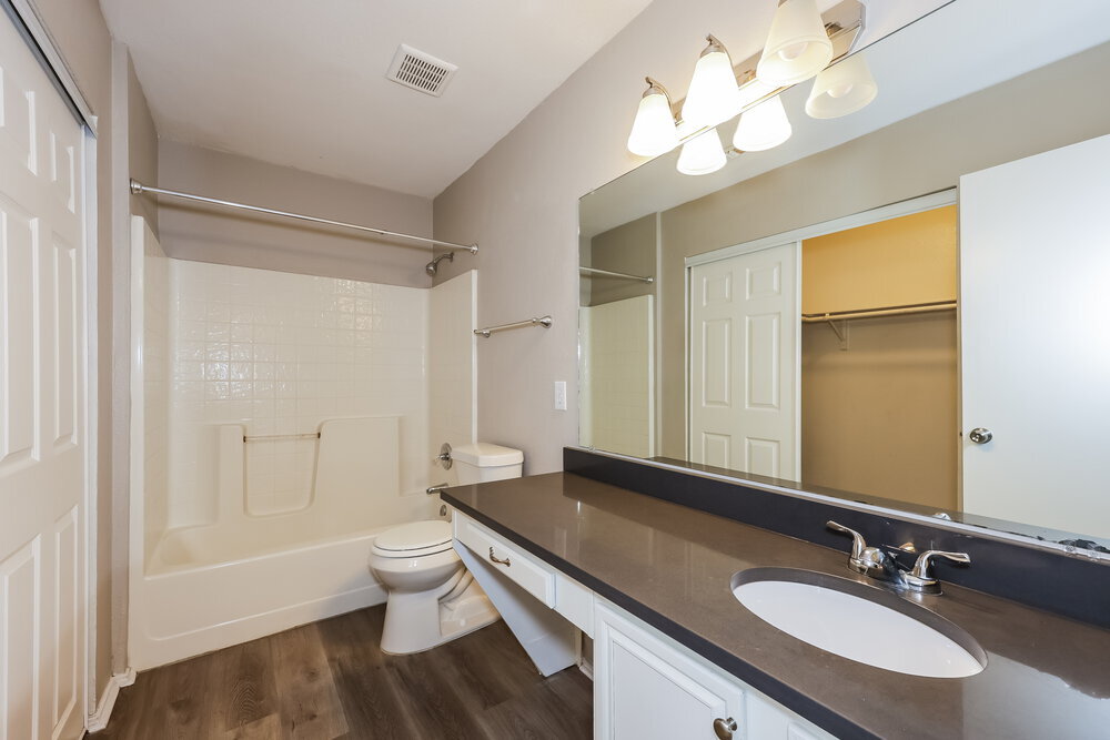 Building Photo - 2628 Hidden Springs Dr