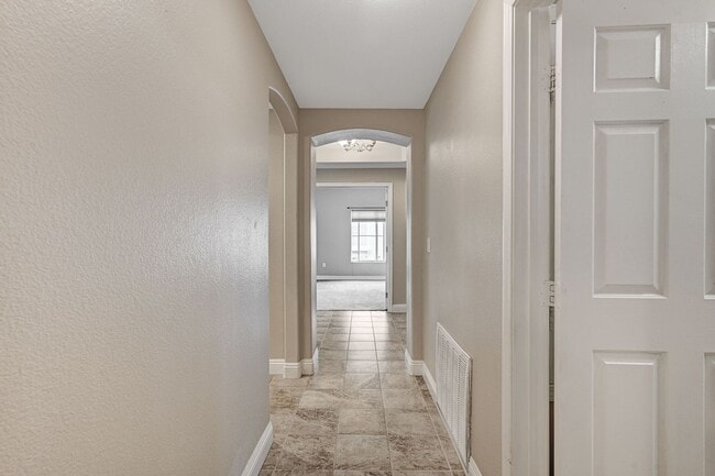 Building Photo - AMBER RIDGE Gated Beauty in Summerlin! 1600+ SF Condo