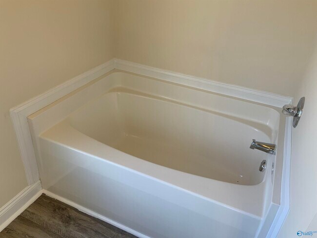 Building Photo - 285 Shadow Ct SW