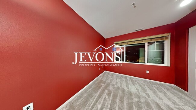 Building Photo - Experience this beautiful SeaTac single-fa...