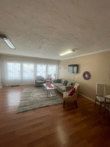 Building Photo - 2251 Westwood Blvd