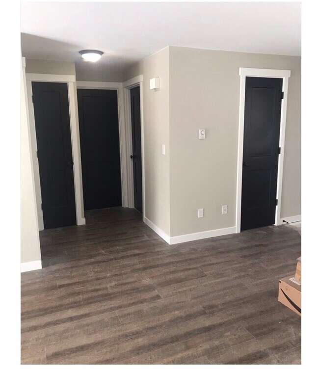 Building Photo - 8204 Cirque Dr W
