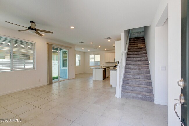 Building Photo - 9902 E Tamery Ave