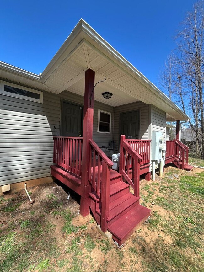 Building Photo - Swannanoa - Beloved Beacon Village!
