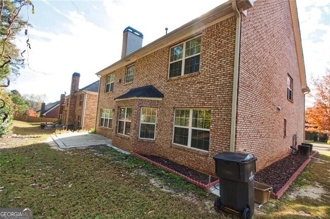 Building Photo - 1531 Park Knoll Trail NE