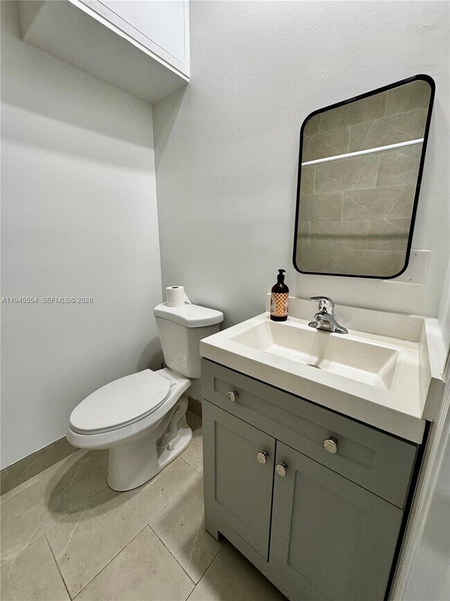 Building Photo - 609 NW 2nd Ave