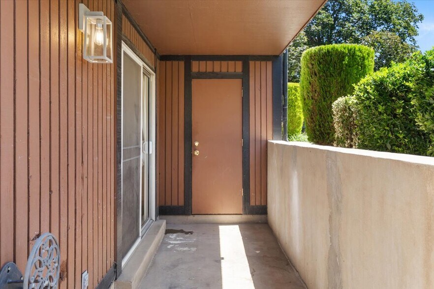 Building Photo - 263 W Garden Park Dr