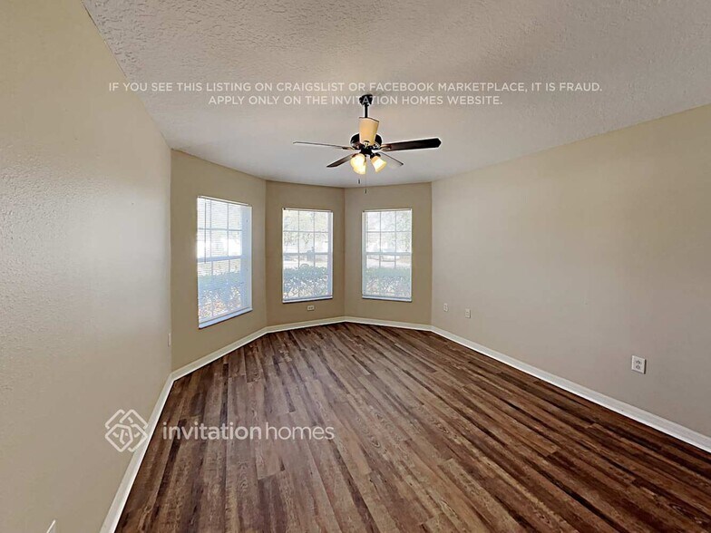 Building Photo - 2341 Hamlet Cir