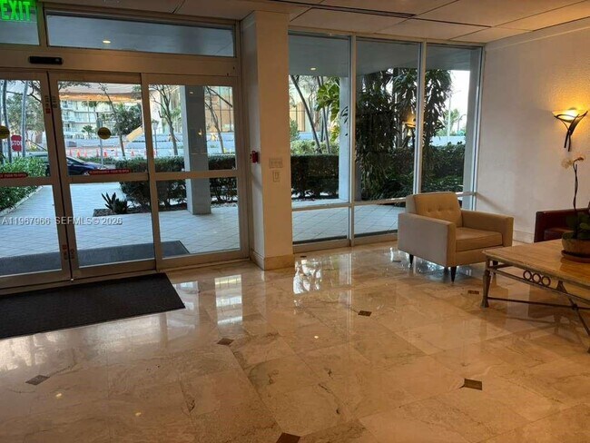 Building Photo - 150 SE 25th Rd