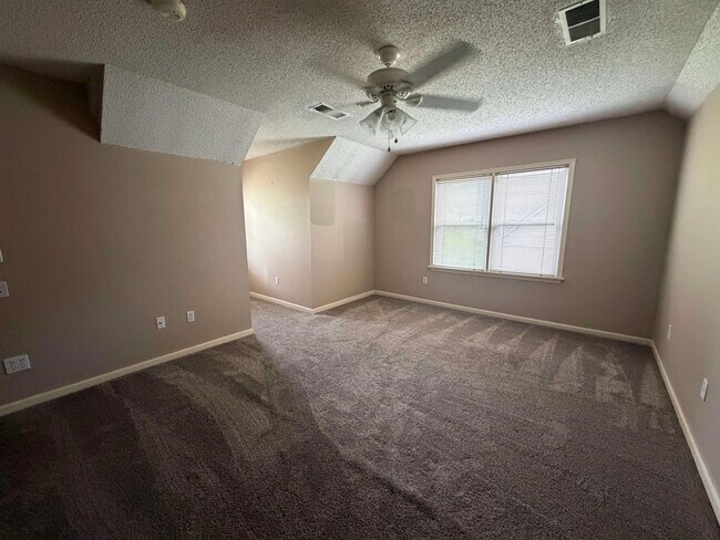 Building Photo - 956 Rolling Oaks Ln