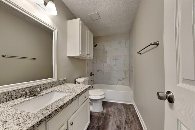 Building Photo - 16922 Colony Creek Dr