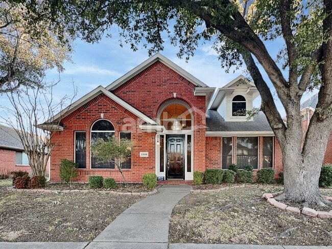 Building Photo - 2306 Valley Creek Dr