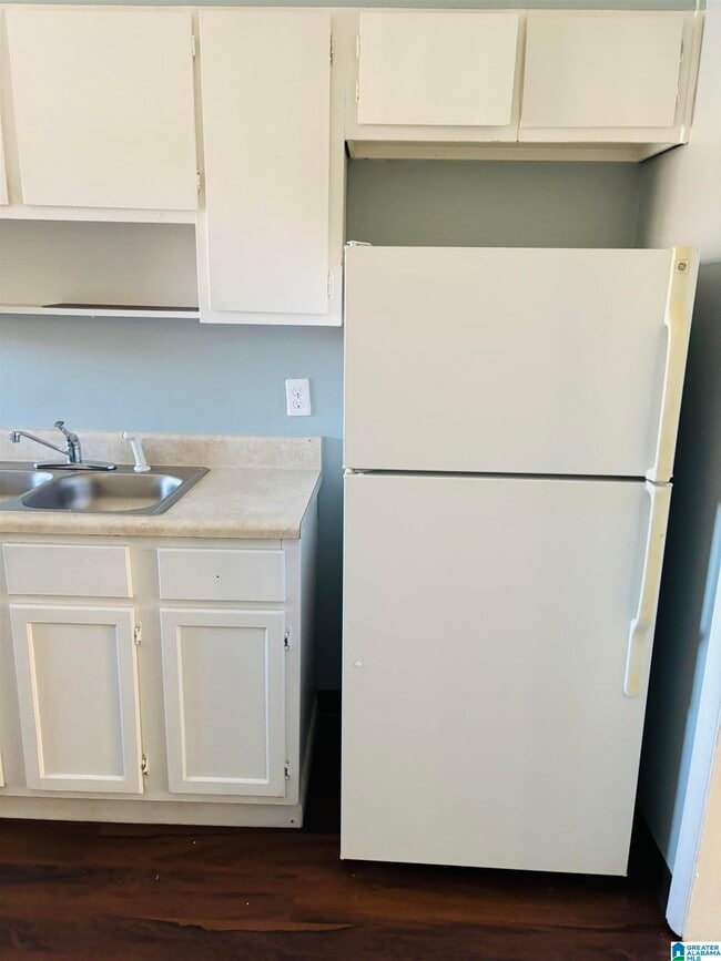 Building Photo - 7750 Rugby Ave