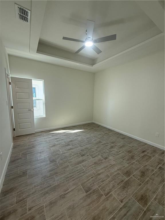 Building Photo - 10 10th St