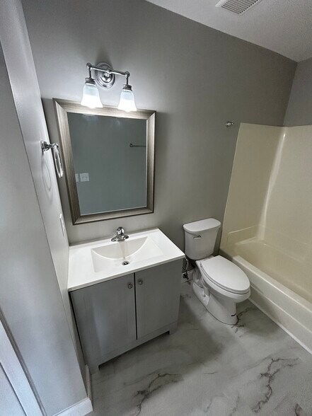 Building Photo - 112 Prescott Pl