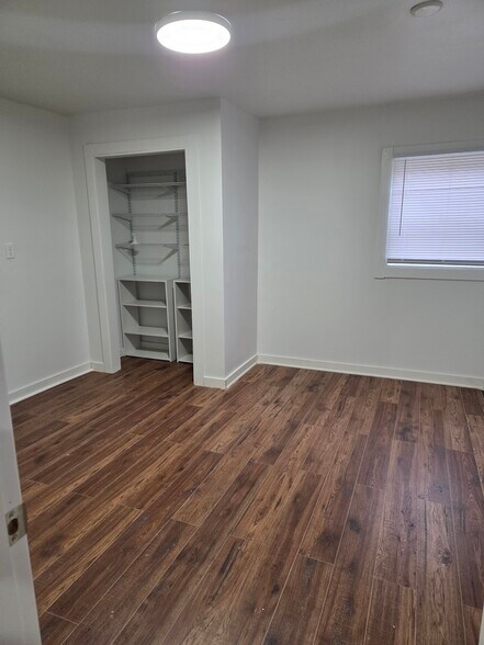 Building Photo - 3608 W 73rd Ct