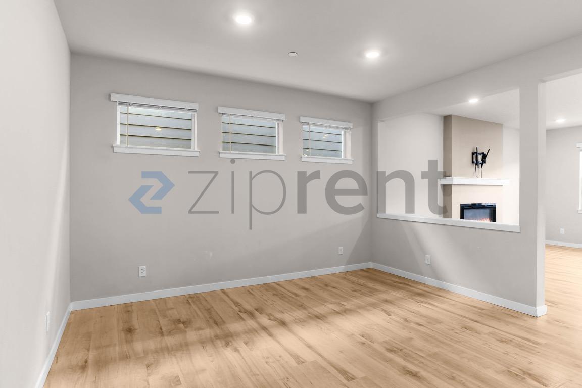 Building Photo - 18823 111th Ave E