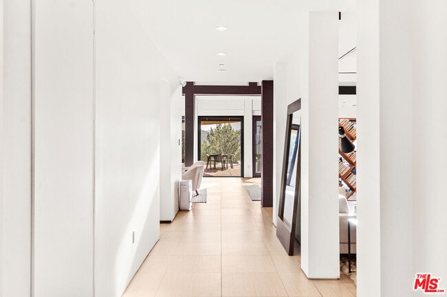Building Photo - 2473 La Condesa Dr