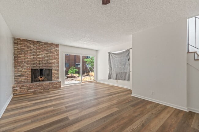 Building Photo - Gypsum 3261-3267
