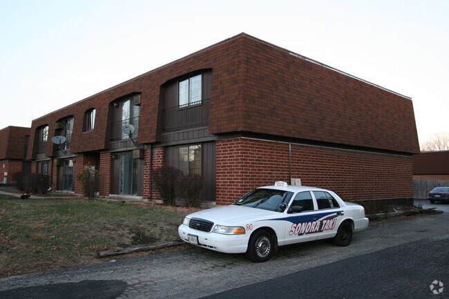 Building Photo - 329 N Ardmore Ave