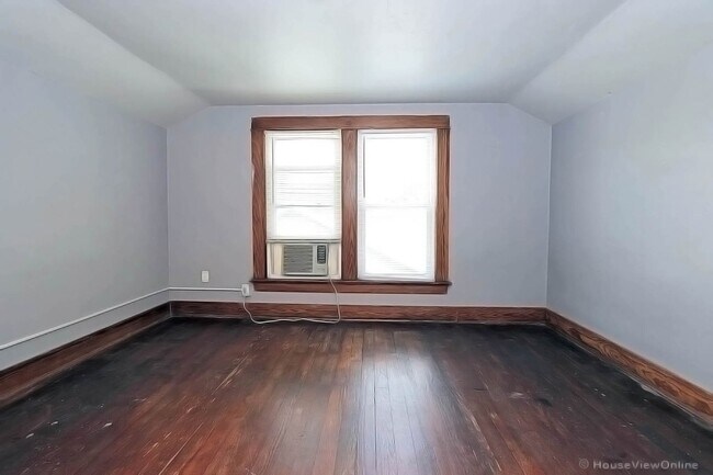 Building Photo - 1511 Whitener St