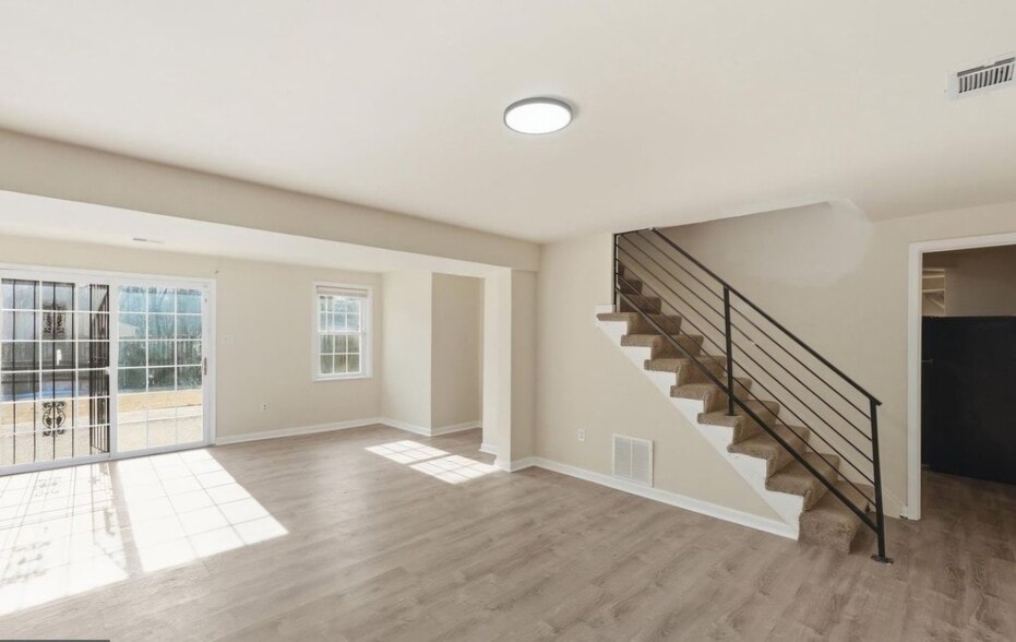 Building Photo - 13001 Windbrook Dr