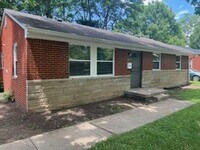 Building Photo - 3 Bedroom Home located on Indy's eastside