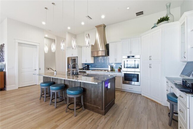 Building Photo - 340 Ocean Crest Dr