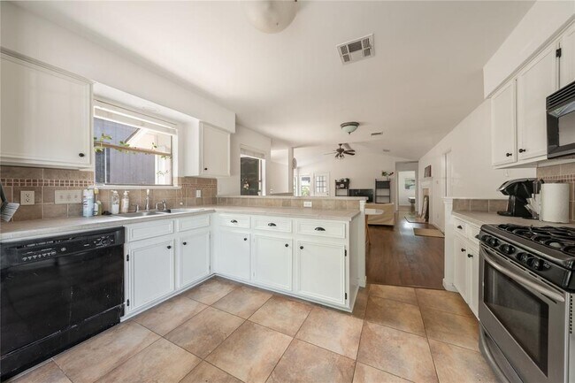 Building Photo - 12900 Coridan Dr