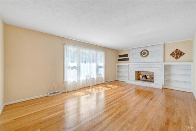 Building Photo - 405 Oakland Cir