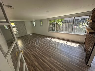 Building Photo - 938 Vervais Ave